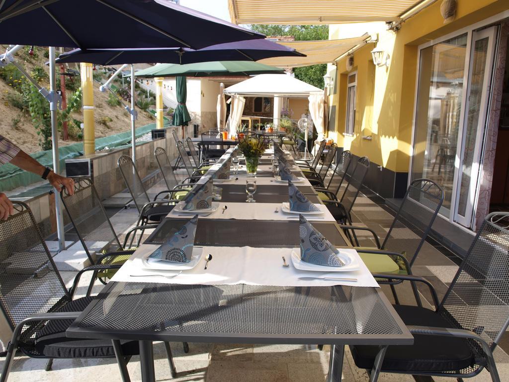 Alt Baden Apartement Dunaszekcso Bagian luar foto