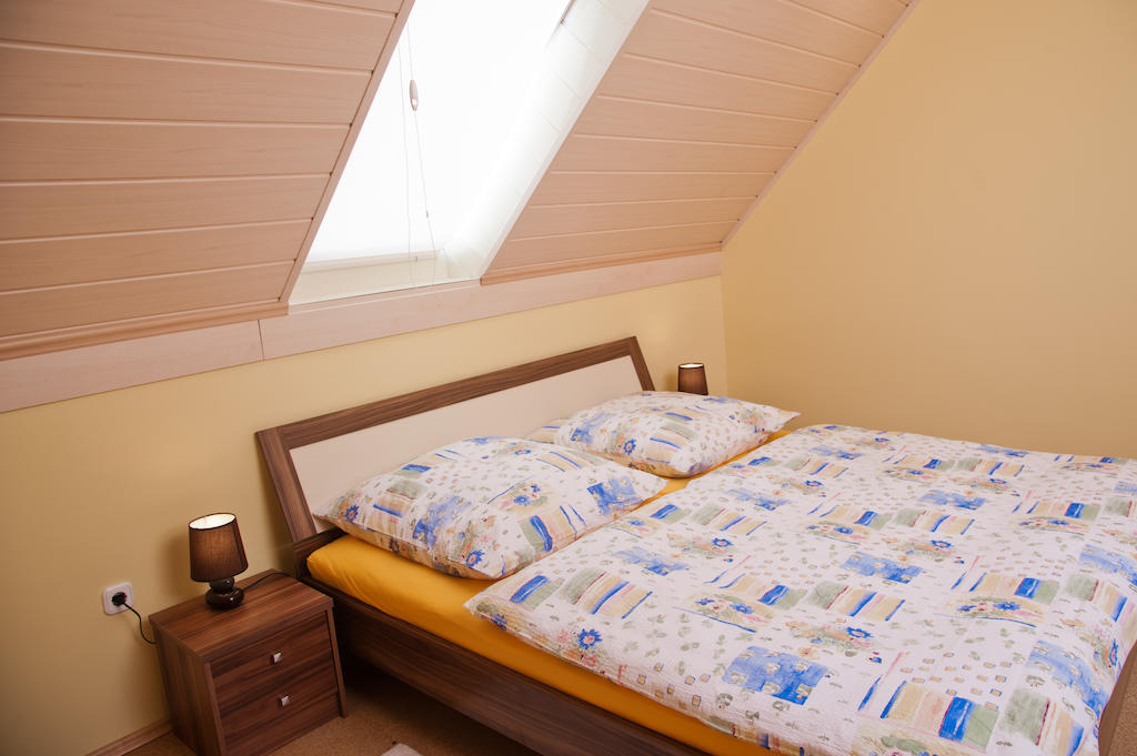 Alt Baden Apartement Dunaszekcso Ruang foto