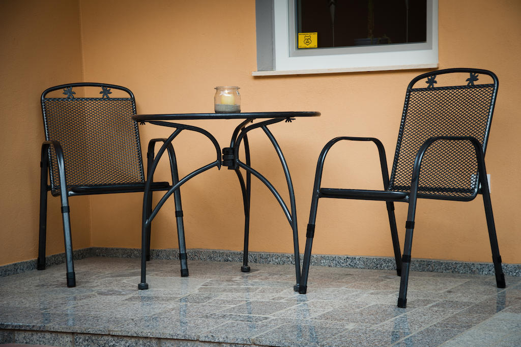 Alt Baden Apartement Dunaszekcso Bagian luar foto